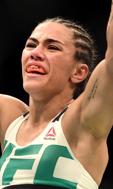 Jessica Andrade taps Joanne Calderwood with first-round guillotine choke